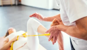 Ile czasu rehabilitacja po artroskopii kolana