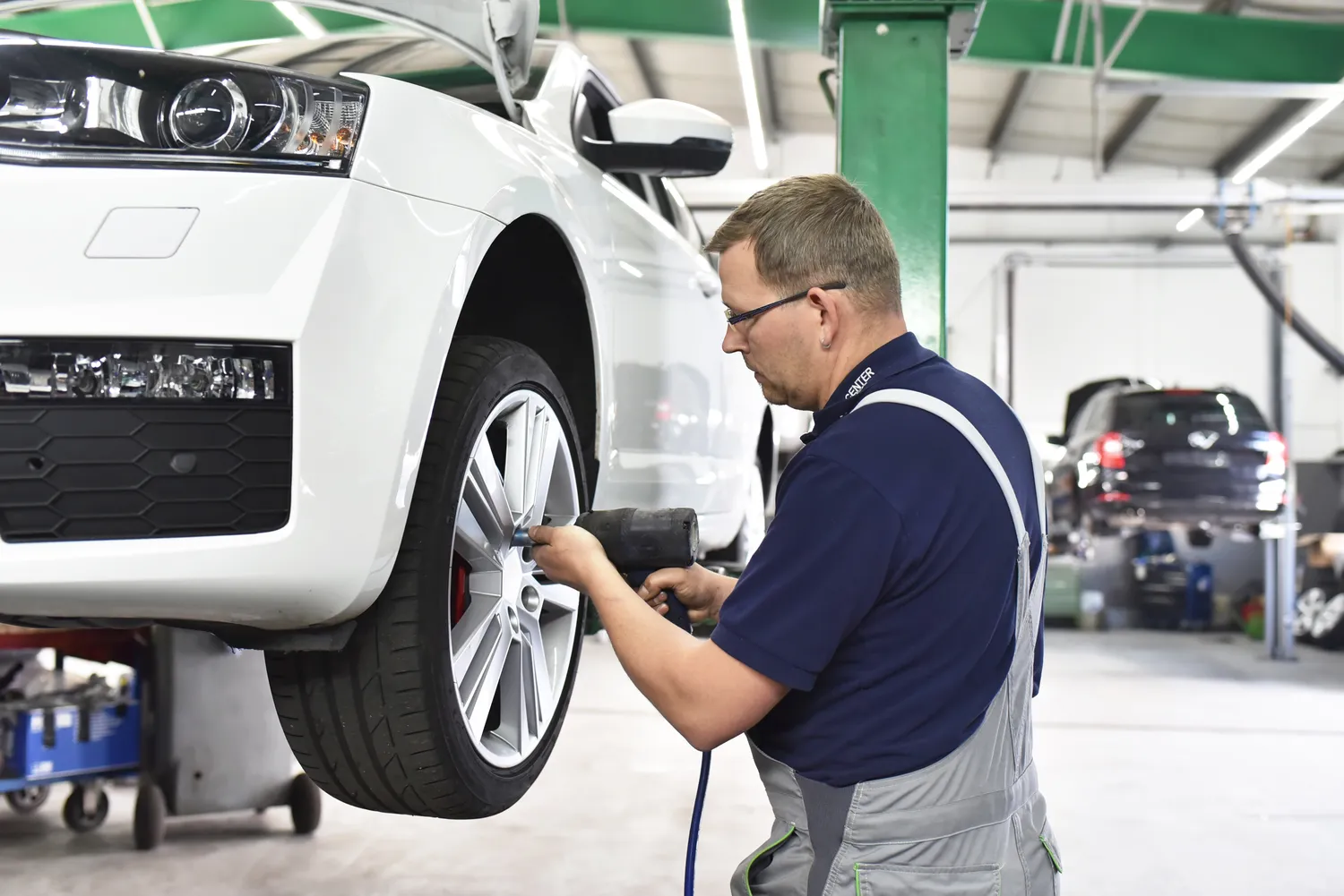 Warsztat samochodowy - profesjonalna mechanika pojazdowa