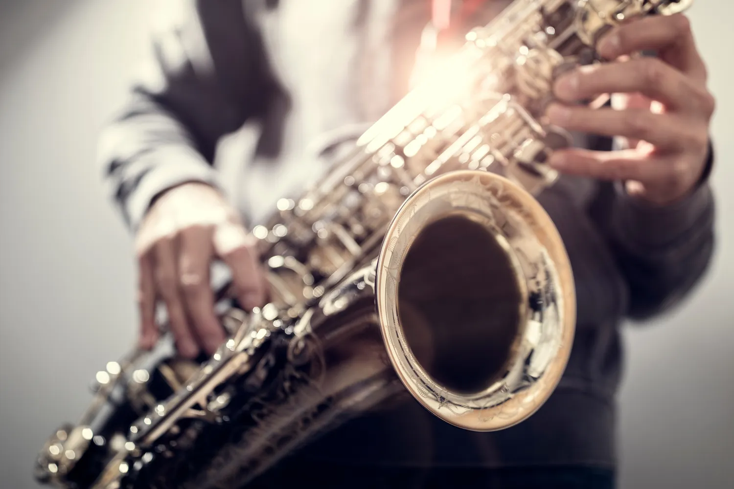 Jak transponuje saksofon altowy?